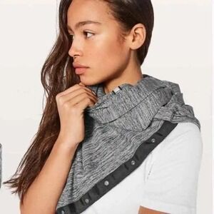 Lululemon Vinyasa Scarf Heathered Grey Snap Wrap Reflective Logo Unisex Shawl